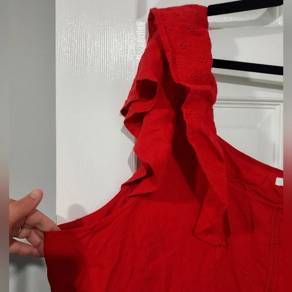 NWOT Maurices Solid Red Eyelet Trim Flutter Sleeve Top in Size 4X - Picture 4 of 10